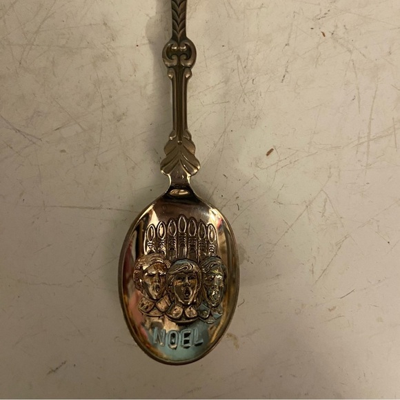 Vintage Christmas silver decorative spoons - embossed bowls - years 1975 - 1986 - Picture 9 of 14